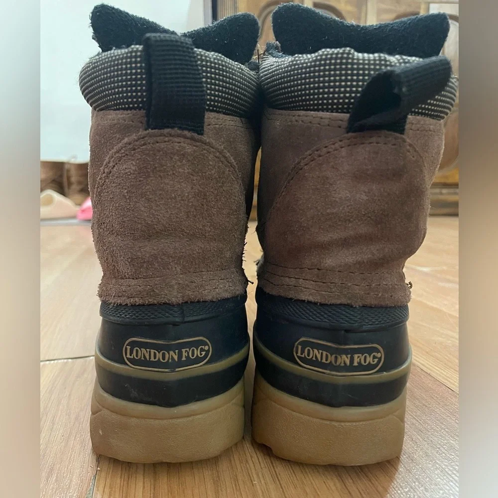 Stylish Brown and Black Duck Boots - Picture 4 of 5